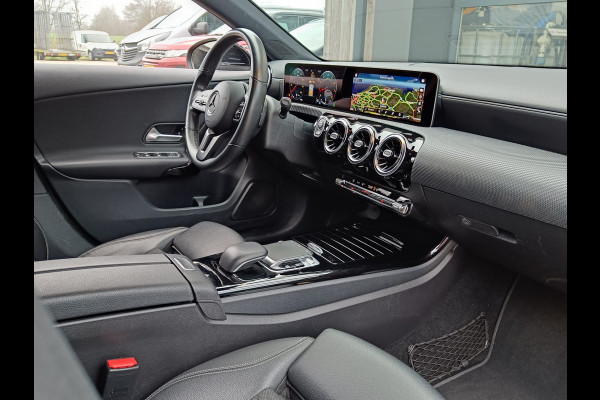 Mercedes-Benz A-Klasse 200 Business Solution Plus Upgrade | Wide Screen | Navi | Stoelverw. | LED/Xenon | Camera |