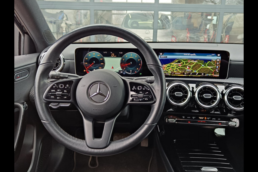 Mercedes-Benz A-Klasse 200 Business Solution Plus Upgrade | Wide Screen | Navi | Stoelverw. | LED/Xenon | Camera |