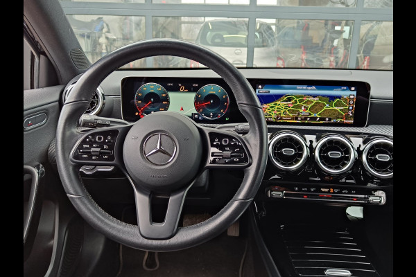 Mercedes-Benz A-Klasse 200 Business Solution Plus Upgrade | Wide Screen | Navi | Stoelverw. | LED/Xenon | Camera |