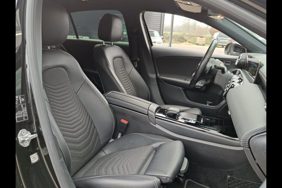 Mercedes-Benz A-Klasse 200 Business Solution Plus Upgrade | Wide Screen | Navi | Stoelverw. | LED/Xenon | Camera |