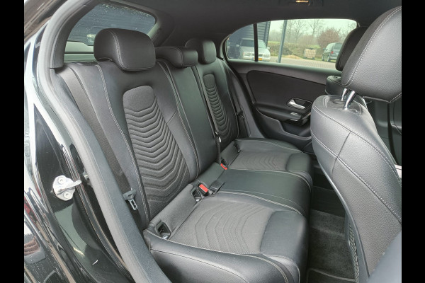 Mercedes-Benz A-Klasse 200 Business Solution Plus Upgrade | Wide Screen | Navi | Stoelverw. | LED/Xenon | Camera |