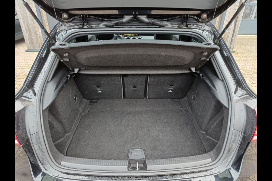Mercedes-Benz A-Klasse 200 Business Solution Plus Upgrade | Wide Screen | Navi | Stoelverw. | LED/Xenon | Camera |