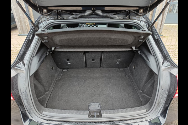 Mercedes-Benz A-Klasse 200 Business Solution Plus Upgrade | Wide Screen | Navi | Stoelverw. | LED/Xenon | Camera |