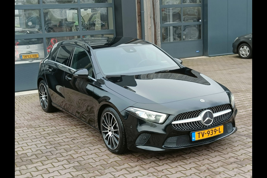 Mercedes-Benz A-Klasse 200 Business Solution Plus Upgrade | Wide Screen | Navi | Stoelverw. | LED/Xenon | Camera |