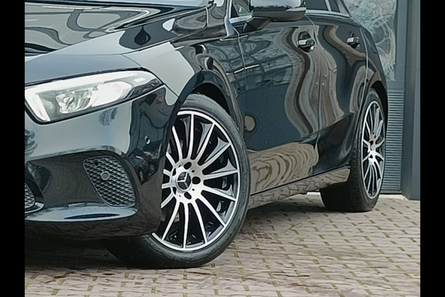 Mercedes-Benz A-Klasse 200 Business Solution Plus Upgrade | Wide Screen | Navi | Stoelverw. | LED/Xenon | Camera |