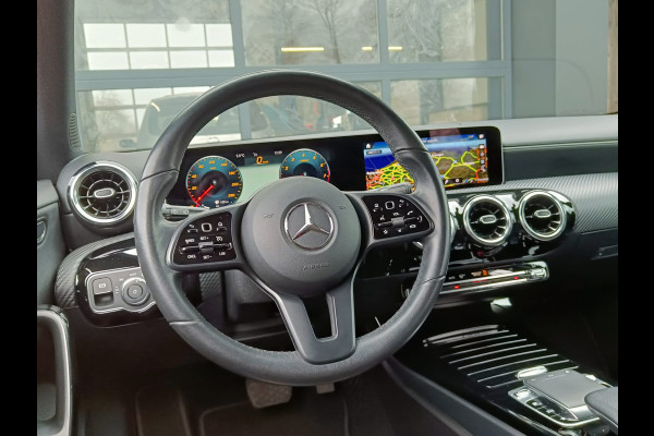 Mercedes-Benz A-Klasse 200 Business Solution Plus Upgrade | Wide Screen | Navi | Stoelverw. | LED/Xenon | Camera |