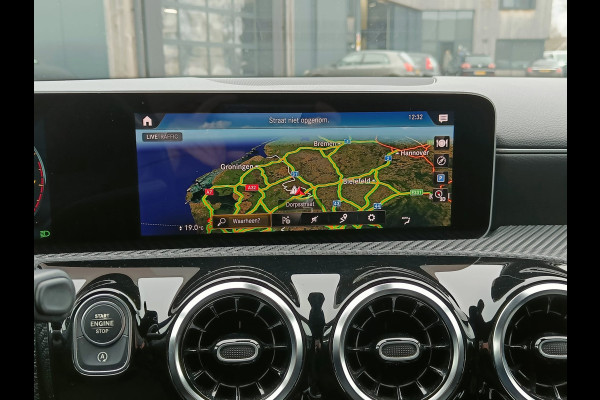 Mercedes-Benz A-Klasse 200 Business Solution Plus Upgrade | Wide Screen | Navi | Stoelverw. | LED/Xenon | Camera |