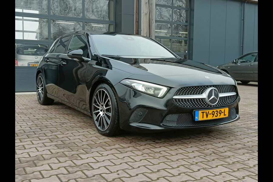 Mercedes-Benz A-Klasse 200 Business Solution Plus Upgrade | Wide Screen | Navi | Stoelverw. | LED/Xenon | Camera |