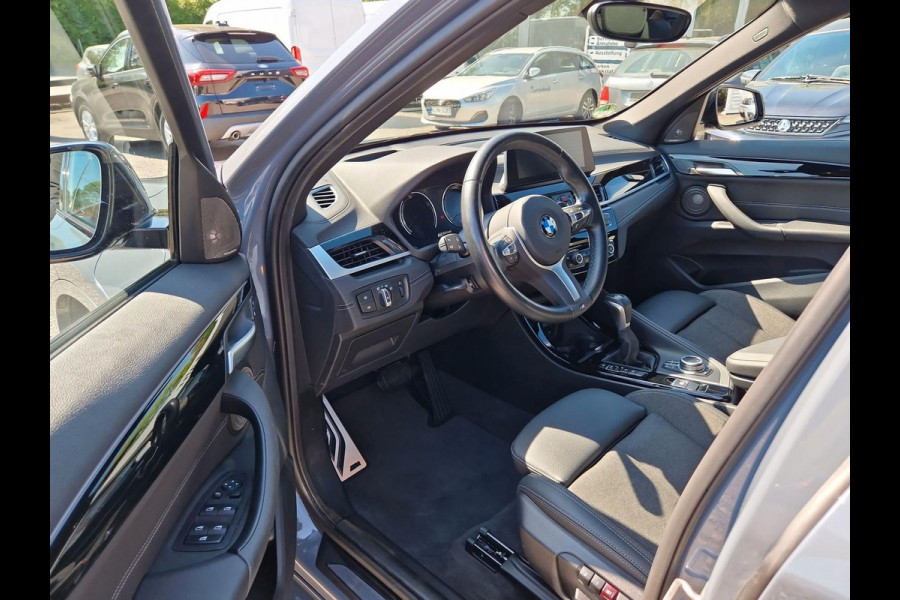 BMW X1 xDrive25e M-SPORT ** LED, NAVI+, PANORAMA, MEM, TREKH, HuD, 19-inch LMV, ** 1e EIG - UNFALLFREI **