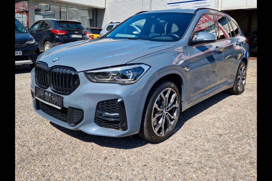 BMW X1 xDrive25e M-SPORT ** LED, NAVI+, PANORAMA, MEM, TREKH, HuD, 19-inch LMV, ** 1e EIG - UNFALLFREI **