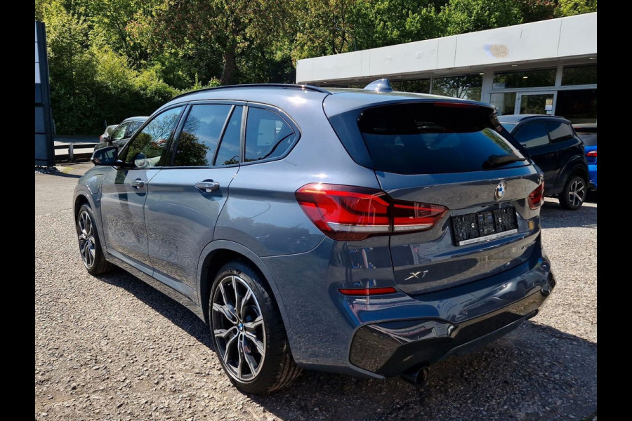 BMW X1 xDrive25e M-SPORT ** LED, NAVI+, PANORAMA, MEM, TREKH, HuD, 19-inch LMV, ** 1e EIG - UNFALLFREI **