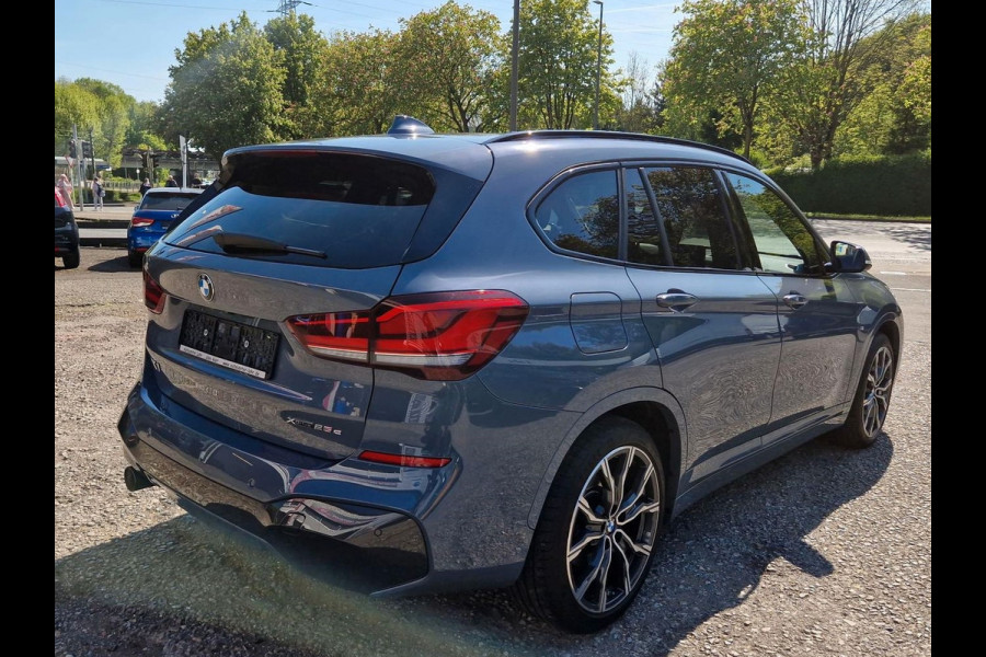 BMW X1 xDrive25e M-SPORT ** LED, NAVI+, PANORAMA, MEM, TREKH, HuD, 19-inch LMV, ** 1e EIG - UNFALLFREI **