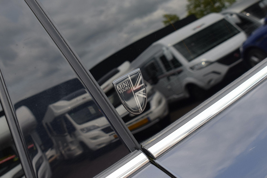 MINI Clubman 2.0 Cooper S John Cooper Works | Yours | Apple CarPlay | Leer | Stoelverwarming