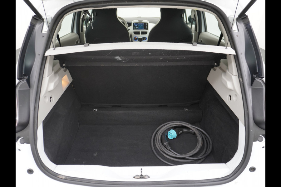 Renault ZOE R90 41kWh EIGEN -ACCU 93pk AUT. Navi ECC Apple Carplay Android WiFi-vb. LED EBD Multi-Media.vb. Bluetooth Apps Interieur-Koeling Isofix Bluetooth Led Origineel NLse auto van 1e eigenaar