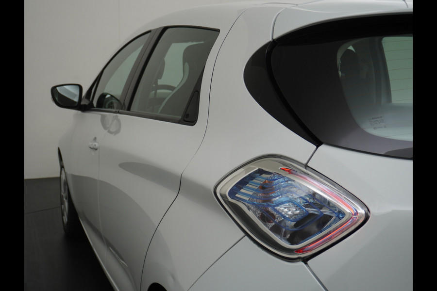 Renault ZOE R90 41kWh EIGEN -ACCU 93pk AUT. Navi ECC Apple Carplay Android WiFi-vb. LED EBD Multi-Media.vb. Bluetooth Apps Interieur-Koeling Isofix Bluetooth Led Origineel NLse auto van 1e eigenaar