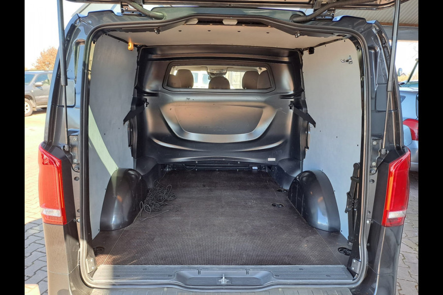 Mercedes-Benz Vito 116 CDI Lang DC Comfort | LED | Cruise | Schuifdeur links | Stoelverwarming | Navi | Camera | Lane Assist | All-seasons |