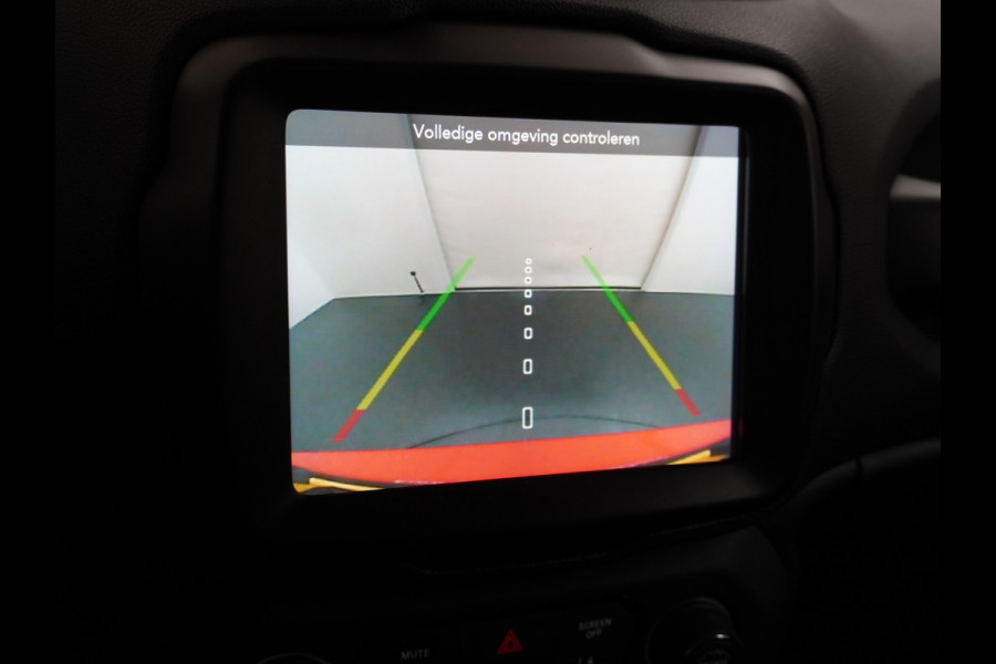 Jeep Renegade T120pk Navi Camera Apple Carplay Android Auto Achteruitrij-Assist Dodehoek-detectie Park-Assist PDC-A+V 19" DAB U-Connect Live 8 Regen-Lichtsensor Led Blindspot monitoring Lane Assist Dim.Binnenspiegel Lmv Privacy Glas Bluetooth Super compleet Slechts 1.295kg in gewicht zorgt voor een laag verbruik en dito kosten!