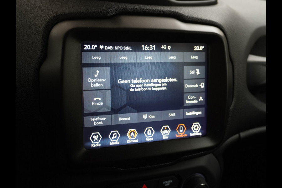 Jeep Renegade T120pk Navi Camera Apple Carplay Android Auto Achteruitrij-Assist Dodehoek-detectie Park-Assist PDC-A+V 19" DAB U-Connect Live 8 Regen-Lichtsensor Led Blindspot monitoring Lane Assist Dim.Binnenspiegel Lmv Privacy Glas Bluetooth Super compleet Slechts 1.295kg in gewicht zorgt voor een laag verbruik en dito kosten!