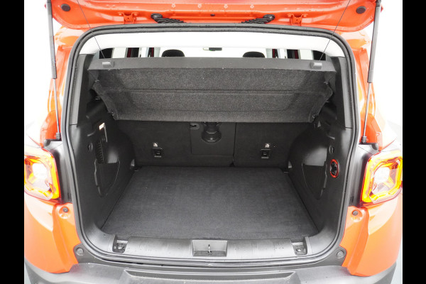 Jeep Renegade T120pk Navi Camera Apple Carplay Android Auto Achteruitrij-Assist Dodehoek-detectie Park-Assist PDC-A+V 19" DAB U-Connect Live 8 Regen-Lichtsensor Led Blindspot monitoring Lane Assist Dim.Binnenspiegel Lmv Privacy Glas Bluetooth Super compleet Slechts 1.295kg in gewicht zorgt voor een laag verbruik en dito kosten!