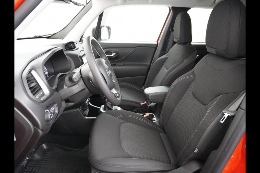 Jeep Renegade T120pk Navi Camera Apple Carplay Android Auto Achteruitrij-Assist Dodehoek-detectie Park-Assist PDC-A+V 19" DAB U-Connect Live 8 Regen-Lichtsensor Led Blindspot monitoring Lane Assist Dim.Binnenspiegel Lmv Privacy Glas Bluetooth Super compleet Slechts 1.295kg in gewicht zorgt voor een laag verbruik en dito kosten!