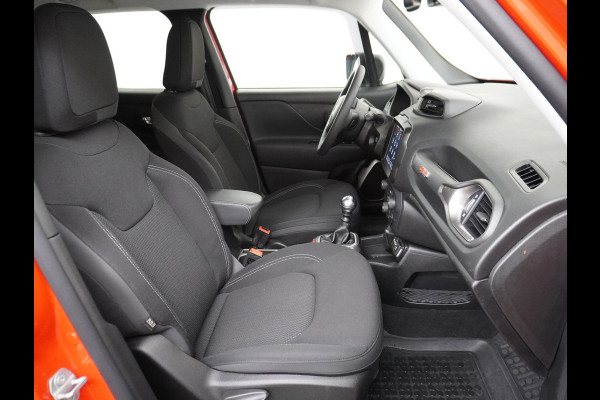 Jeep Renegade T120pk Navi Camera Apple Carplay Android Auto Achteruitrij-Assist Dodehoek-detectie Park-Assist PDC-A+V 19" DAB U-Connect Live 8 Regen-Lichtsensor Led Blindspot monitoring Lane Assist Dim.Binnenspiegel Lmv Privacy Glas Bluetooth Super compleet Slechts 1.295kg in gewicht zorgt voor een laag verbruik en dito kosten!