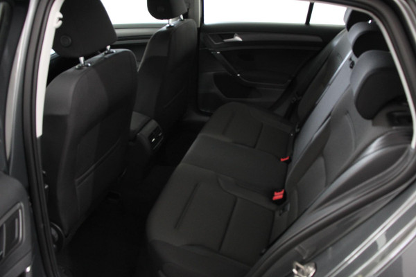 Volkswagen e-Golf € 2000,- subsidie mogelijk ! | Navigatie | Climate control | Virtual cockpit | Parkeersensoren V+A | DAB+ | Adaptive Cruise Control | 17"Lichtmetalen velgen