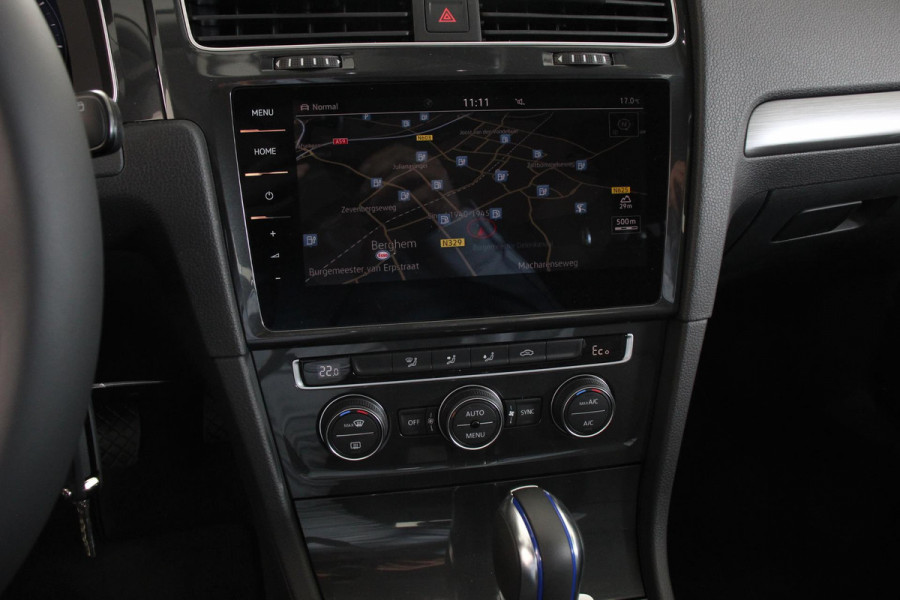 Volkswagen e-Golf € 2000,- subsidie mogelijk ! | Navigatie | Climate control | Virtual cockpit | Parkeersensoren V+A | DAB+ | Adaptive Cruise Control | 17"Lichtmetalen velgen