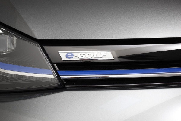 Volkswagen e-Golf € 2000,- subsidie mogelijk ! | Navigatie | Climate control | Virtual cockpit | Parkeersensoren V+A | DAB+ | Adaptive Cruise Control | 17"Lichtmetalen velgen