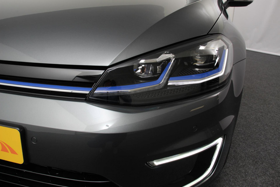Volkswagen e-Golf € 2000,- subsidie mogelijk ! | Navigatie | Climate control | Virtual cockpit | Parkeersensoren V+A | DAB+ | Adaptive Cruise Control | 17"Lichtmetalen velgen