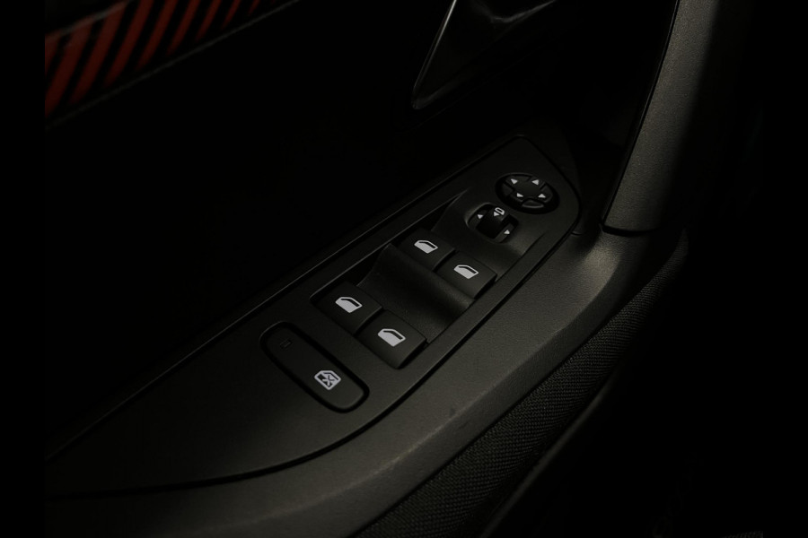 Peugeot 2008 1.2 130pk Aut-8 PureTech Active Pack Navi Cruise Control Airco PDC VA+ Camera