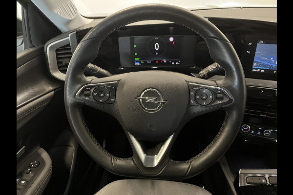 Opel Mokka-e Elegance 50-kWh 11kw bl. Climate Control Cruise control LED Parkeersensoren + Achteruitrijcamera Voorstoelen verwarmd Apple Carplay/ Android Auto