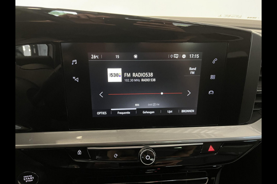 Opel Mokka-e Elegance 50-kWh 11kw bl. Climate Control Cruise control LED Parkeersensoren + Achteruitrijcamera Voorstoelen verwarmd Apple Carplay/ Android Auto