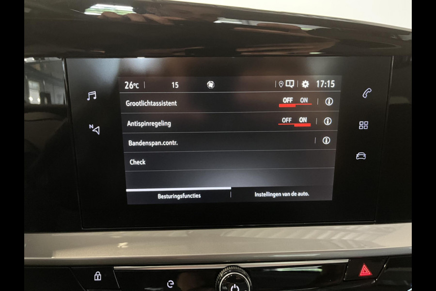 Opel Mokka-e Elegance 50-kWh 11kw bl. Climate Control Cruise control LED Parkeersensoren + Achteruitrijcamera Voorstoelen verwarmd Apple Carplay/ Android Auto
