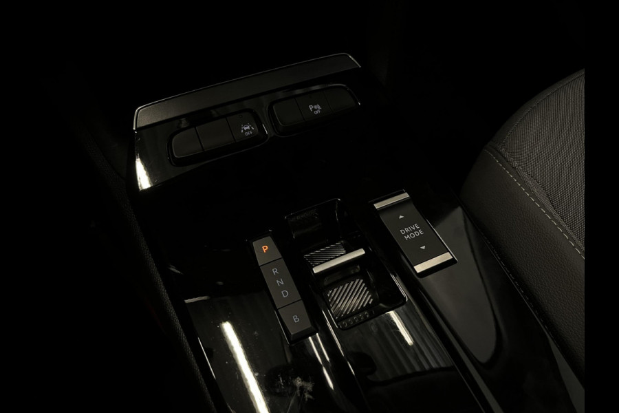 Opel Mokka-e Elegance 50-kWh 11kw bl. Climate Control Cruise control LED Parkeersensoren + Achteruitrijcamera Voorstoelen verwarmd Apple Carplay/ Android Auto