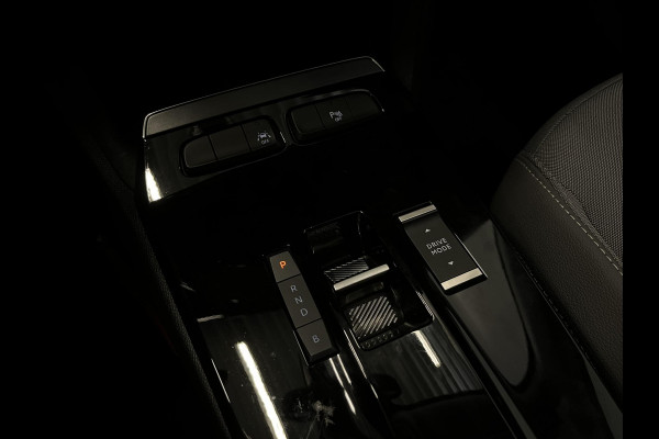 Opel Mokka-e Elegance 50-kWh 11kw bl. Climate Control Cruise control LED Parkeersensoren + Achteruitrijcamera Voorstoelen verwarmd Apple Carplay/ Android Auto