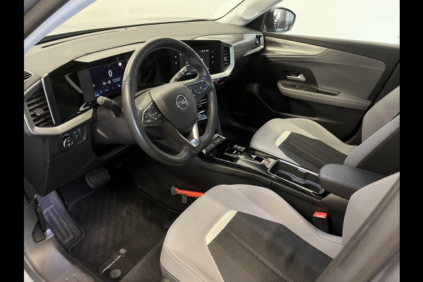 Opel Mokka-e Elegance 50-kWh 11kw bl. Climate Control Cruise control LED Parkeersensoren + Achteruitrijcamera Voorstoelen verwarmd Apple Carplay/ Android Auto