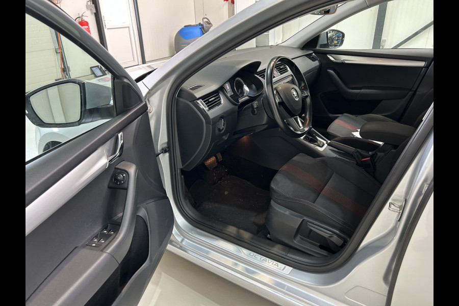 Škoda Octavia Combi 1.0 TSI Style Sportline int.