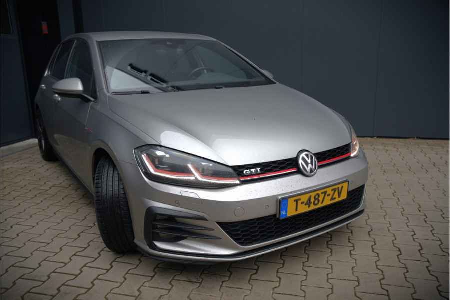 Volkswagen Golf 2.0 TSI GTI | Dynaudio | Stoelverwarming | Adaptive Cruise Control | DSG | Keyless | Apple Carplay | Navigatie | Dodehoekdetectie | TCR | Virtual Cockpit | CSR | Parkeersensoren | Ambiance Verlichting