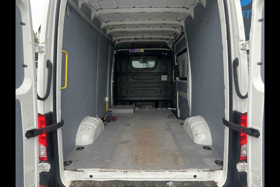 Volkswagen Crafter 35 2.0 TDI L3H3*A/C*CRUISE*3000KG HAAK*
