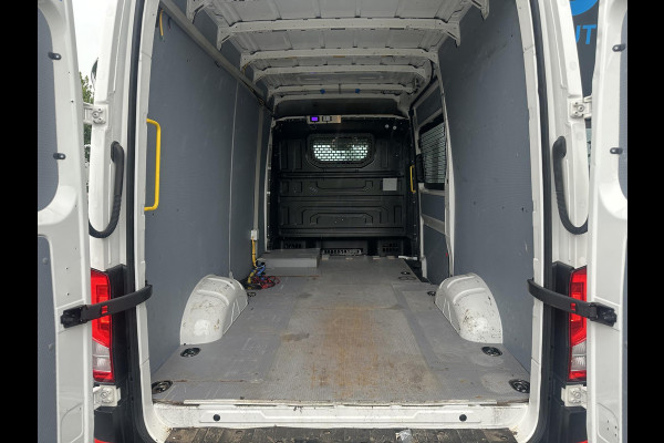 Volkswagen Crafter 35 2.0 TDI L3H3*A/C*CRUISE*3000KG HAAK*