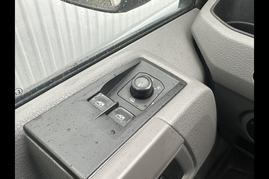 Volkswagen Crafter 35 2.0 TDI L3H3*A/C*CRUISE*3000KG HAAK*