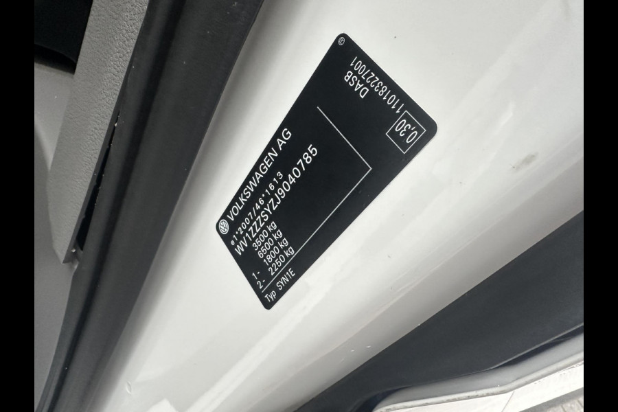 Volkswagen Crafter 35 2.0 TDI L3H3*A/C*CRUISE*3000KG HAAK*