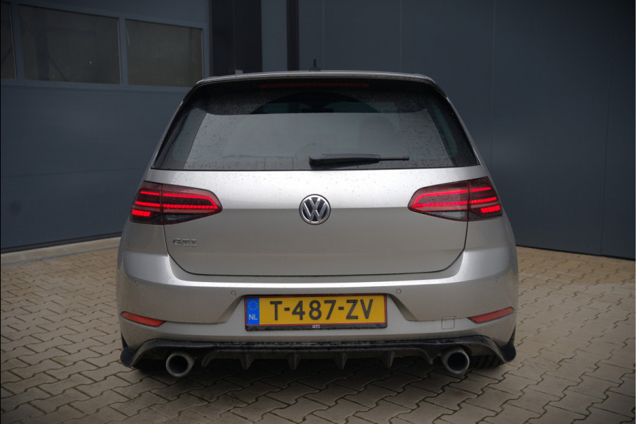 Volkswagen Golf 2.0 TSI GTI | Dynaudio | Stoelverwarming | Adaptive Cruise Control | DSG | Keyless | Apple Carplay | Navigatie | Dodehoekdetectie | TCR | Virtual Cockpit | CSR | Parkeersensoren | Ambiance Verlichting