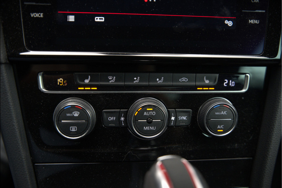 Volkswagen Golf 2.0 TSI GTI | Dynaudio | Stoelverwarming | Adaptive Cruise Control | DSG | Keyless | Apple Carplay | Navigatie | Dodehoekdetectie | TCR | Virtual Cockpit | CSR | Parkeersensoren | Ambiance Verlichting