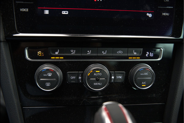 Volkswagen Golf 2.0 TSI GTI | Dynaudio | Stoelverwarming | Adaptive Cruise Control | DSG | Keyless | Apple Carplay | Navigatie | Dodehoekdetectie | TCR | Virtual Cockpit | CSR | Parkeersensoren | Ambiance Verlichting