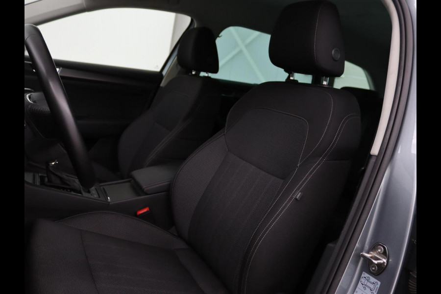 Škoda Superb 1.4 TSI iV Style | Trekhaak | Stoel & achterbankverwarming | Camera | Memory | Carplay | Park Assist | Virtual Cockpit | Navigatie