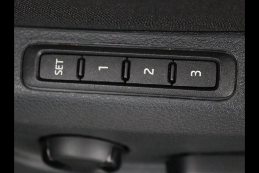 Škoda Superb 1.4 TSI iV Style | Trekhaak | Stoel & achterbankverwarming | Camera | Memory | Carplay | Park Assist | Virtual Cockpit | Navigatie