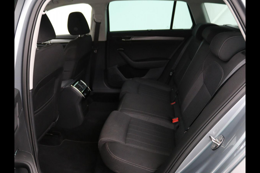 Škoda Superb 1.4 TSI iV Style | Trekhaak | Stoel & achterbankverwarming | Camera | Memory | Carplay | Park Assist | Virtual Cockpit | Navigatie