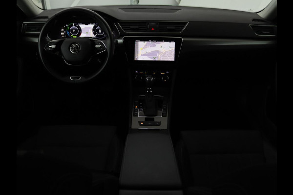 Škoda Superb 1.4 TSI iV Style | Trekhaak | Stoel & achterbankverwarming | Camera | Memory | Carplay | Park Assist | Virtual Cockpit | Navigatie