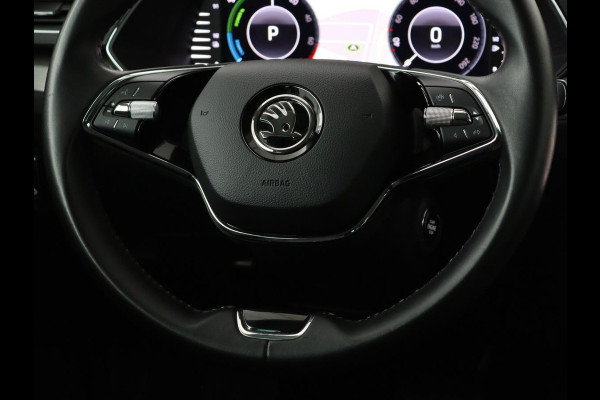Škoda Superb 1.4 TSI iV Style | Trekhaak | Stoel & achterbankverwarming | Camera | Memory | Carplay | Park Assist | Virtual Cockpit | Navigatie